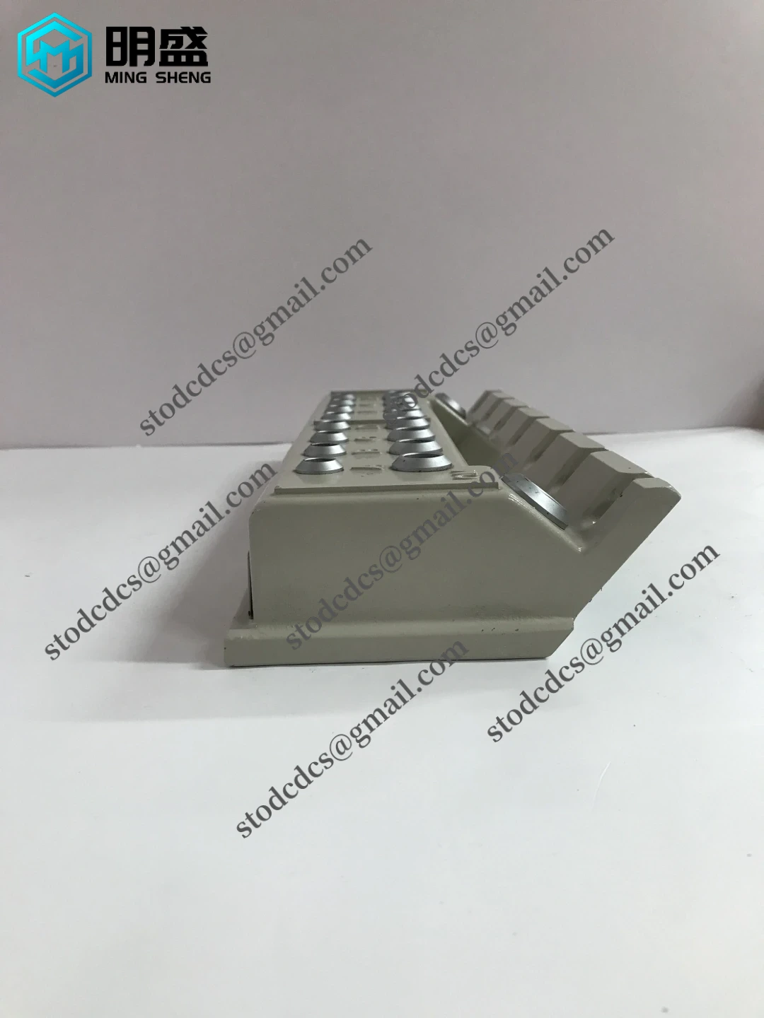 ABB_129740-002_1.webp ABB 129740-002 控制器,适用于自动化生产线