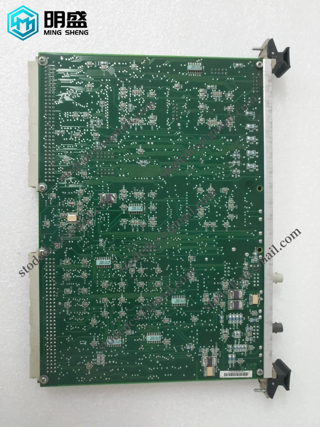 VARIAN_100010077-06_3.webp VARIAN 100010077-06 控制模块,适用于工业自动化