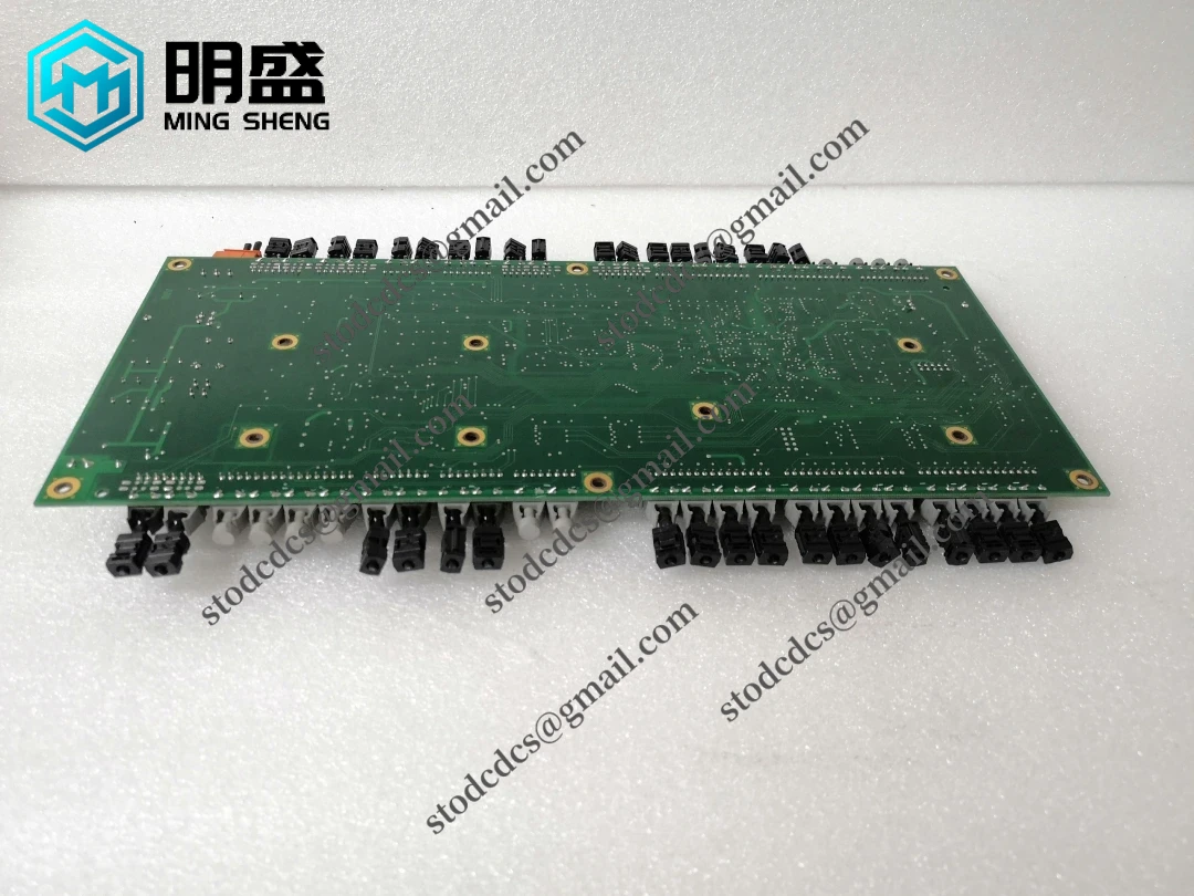 ABB_UFC760BE41_3BHE004573R0041_5.webp ABB控制器模块 UFS760BE41 3BHE004573R0041 高频控制模块