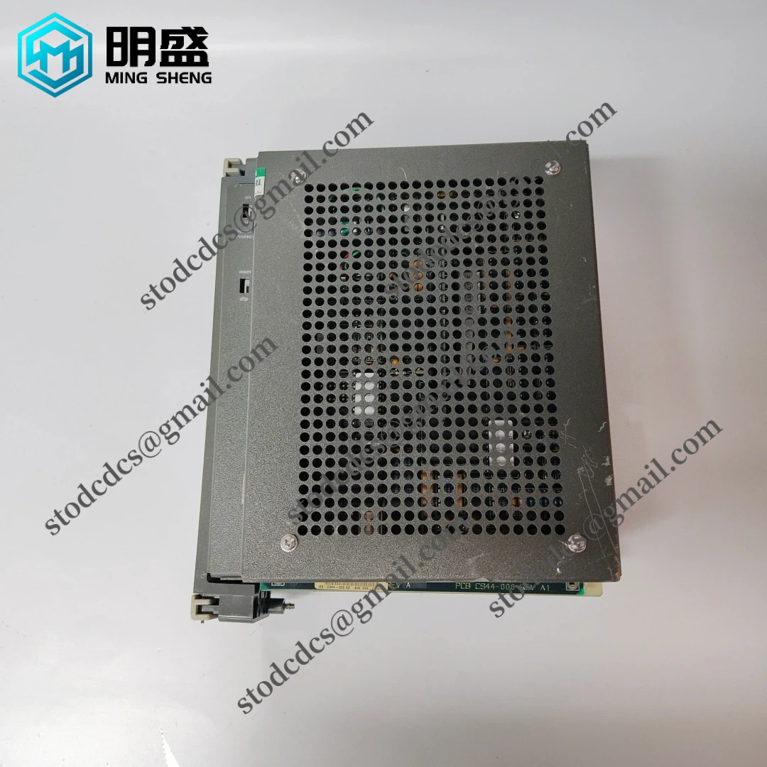 施耐德PC-E984-685 工业自动化控制器